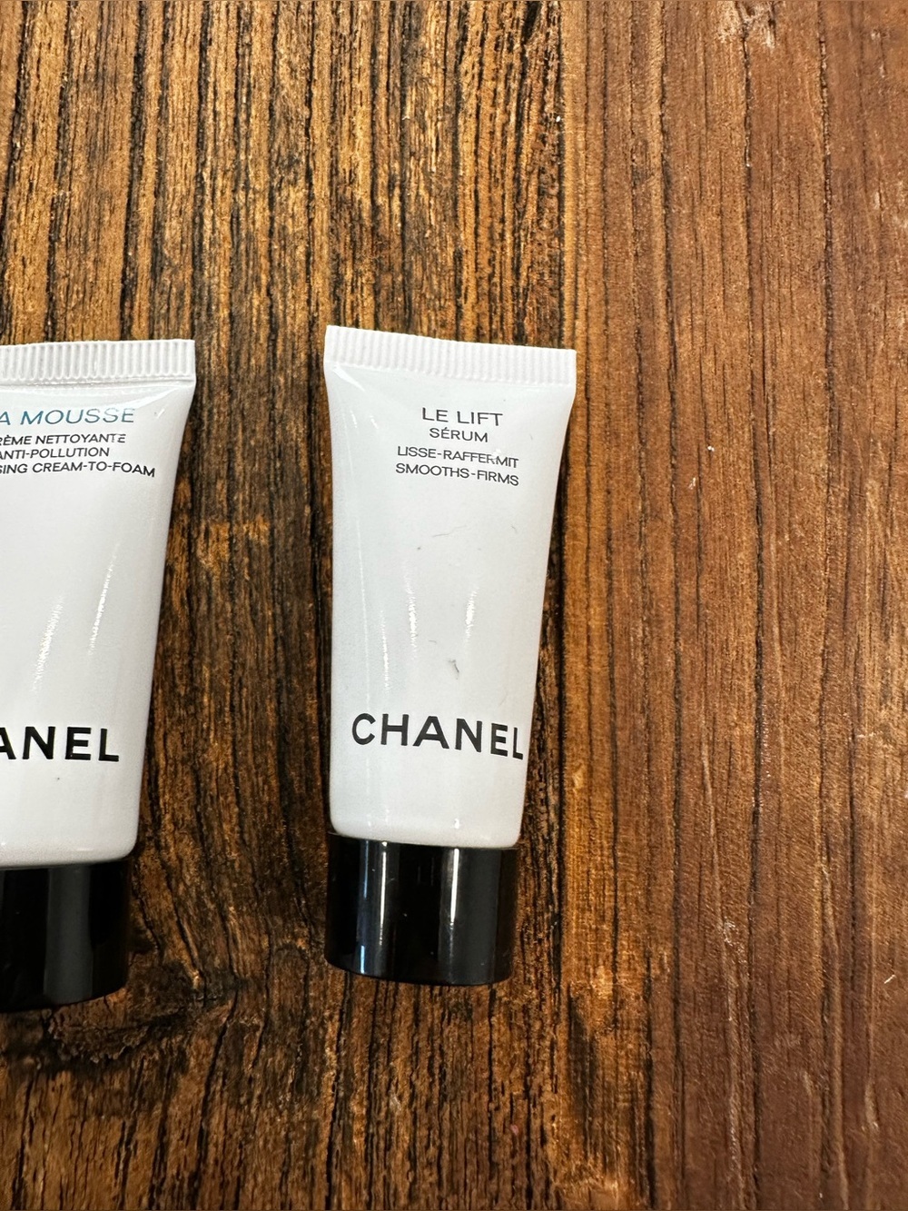 CHANEL White & Black Mini Skincare and Mascara Set - Picture 4 of 6
